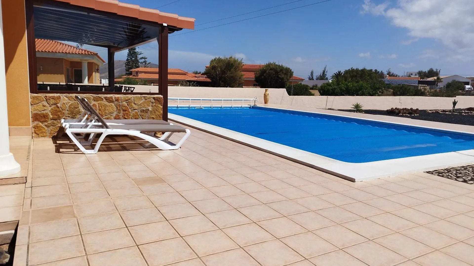 Villa Casa Del Sol: Spacious 3-Bedroom with Private Solar-Heated Pool Triquivijate 0*,  Spain